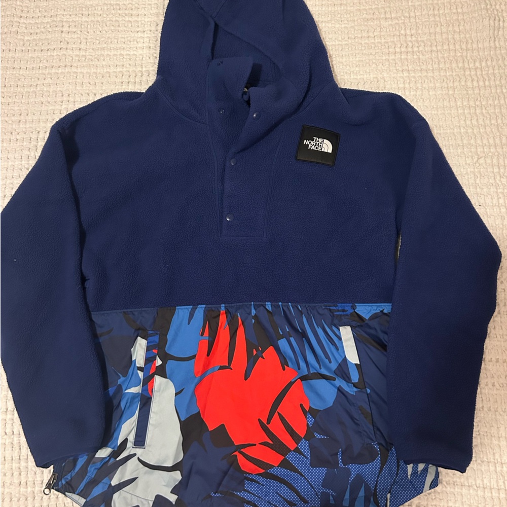 The North Face Men's Vibrant Blue and Red Sweater